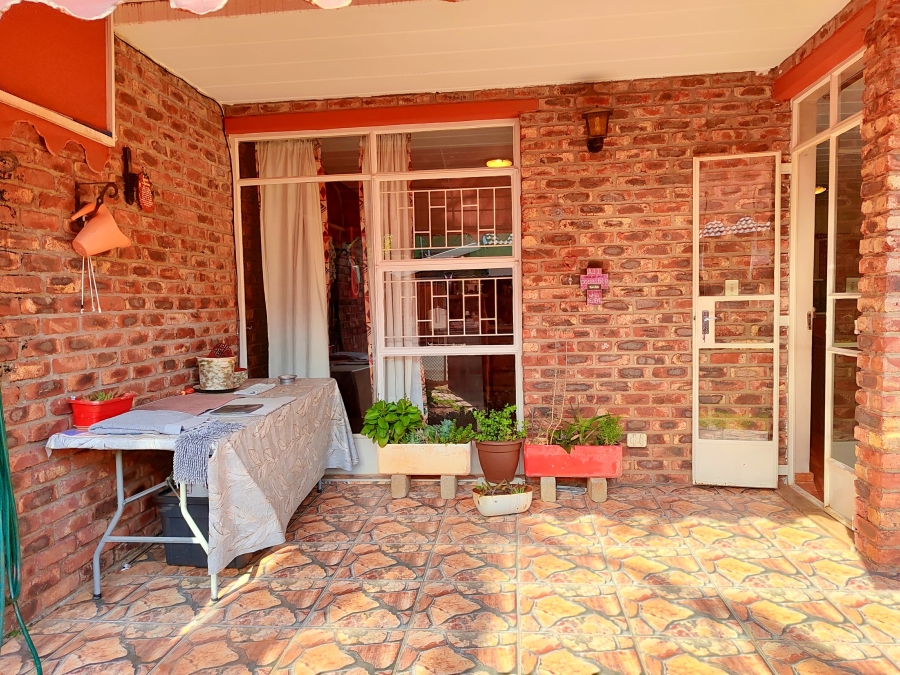 3 Bedroom Property for Sale in Flamwood North West